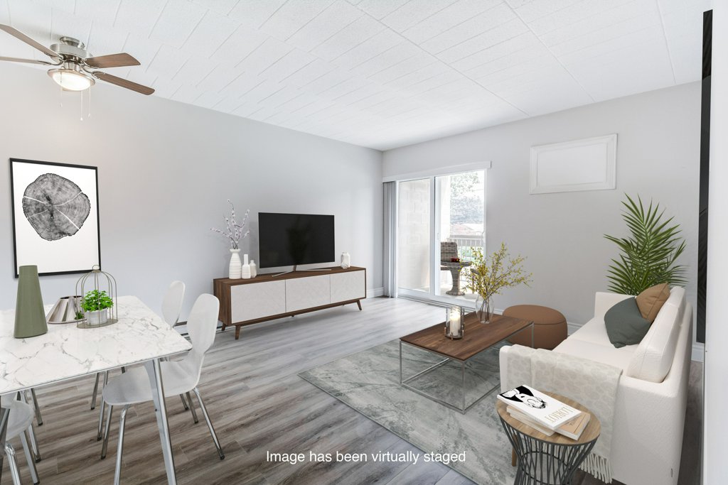 305-82 Delaware Ave