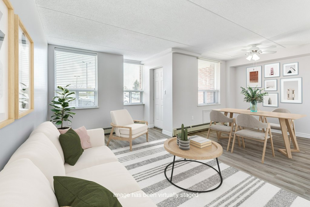 205-70 Queen St